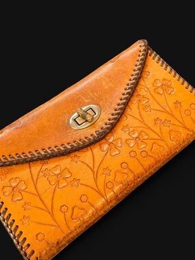 Hand-Tooled Floral Leather Clutch Wallet - Tan/Orange